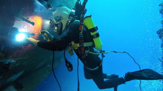 underwater welding photo